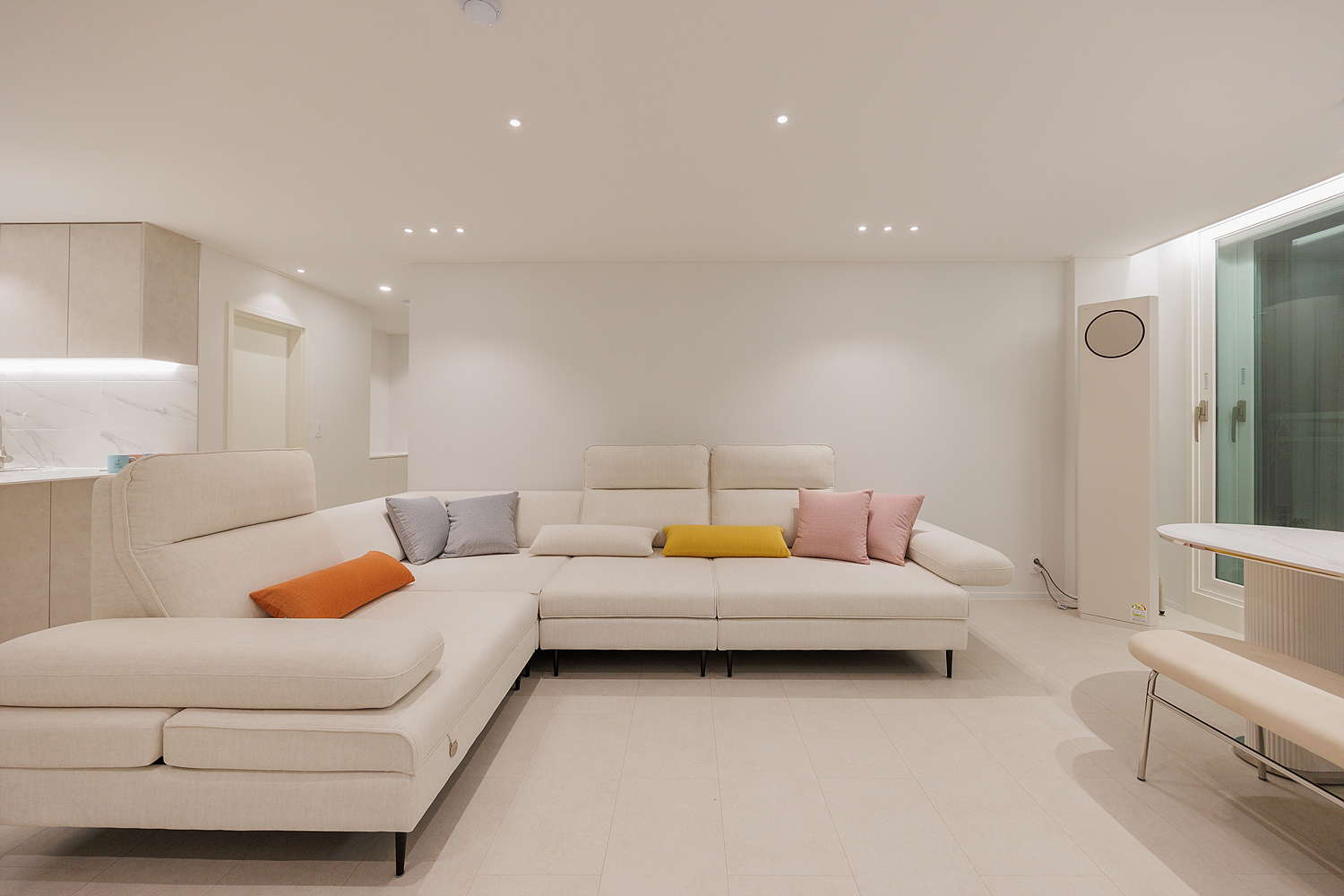 /user/i/idamdesign/editor/2312/f5092b53d36096ea952618865ebed6d6_1701398598_5998.jpg 이미지크게보기