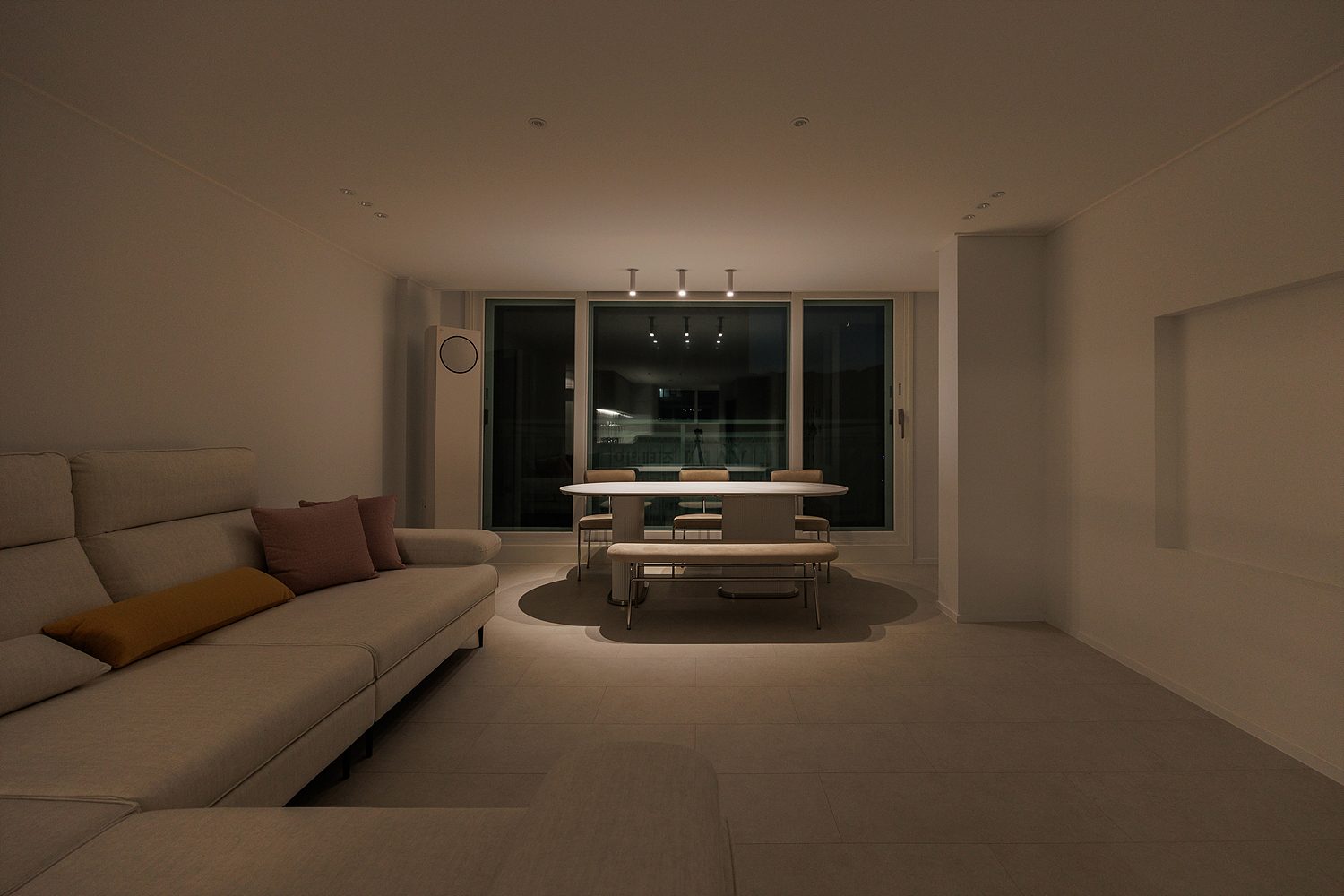 /user/i/idamdesign/editor/2312/f5092b53d36096ea952618865ebed6d6_1701398686_7215.jpg 이미지크게보기