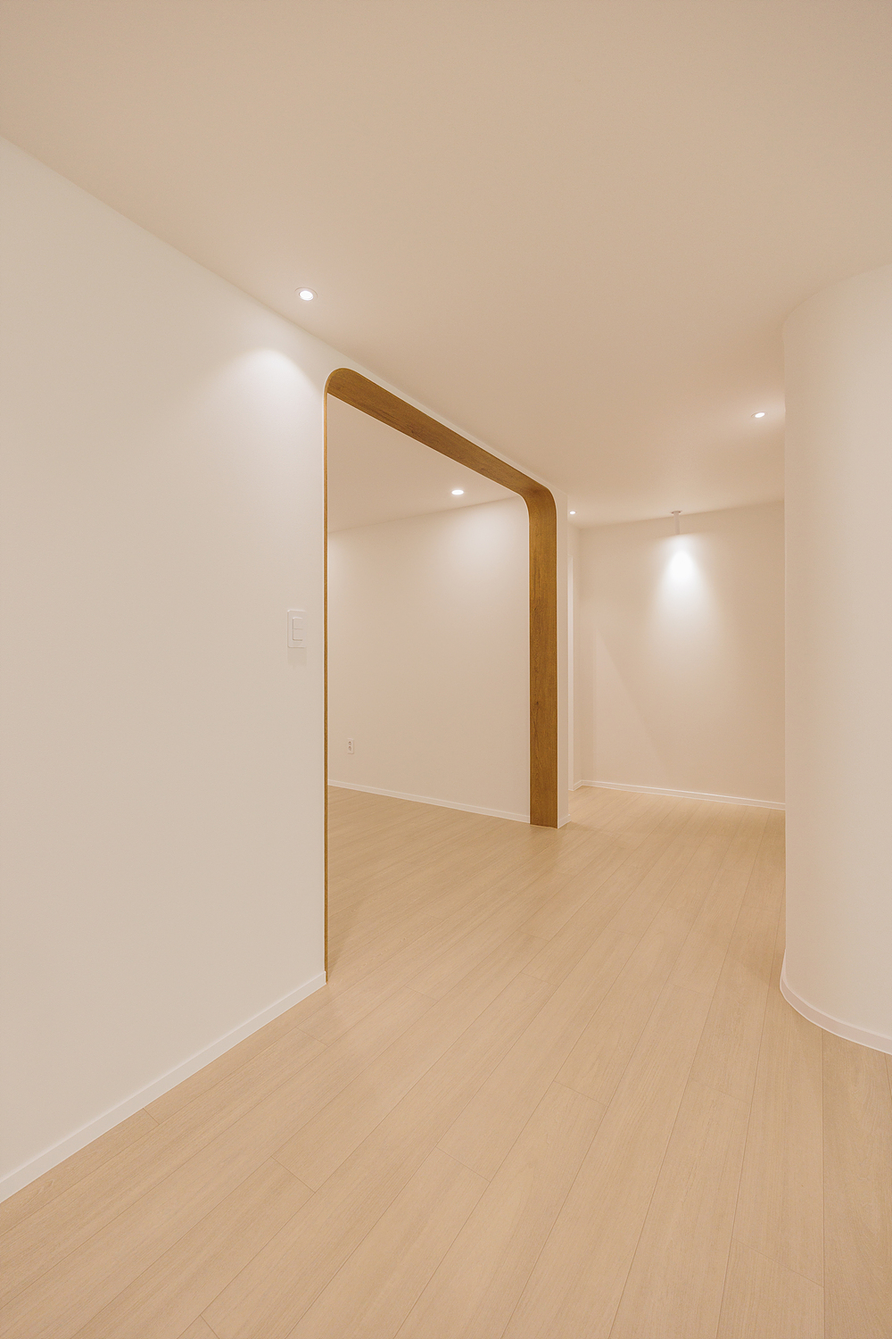 /user/i/idamdesign/editor/2312/f5092b53d36096ea952618865ebed6d6_1701411017_1548.jpg 이미지크게보기