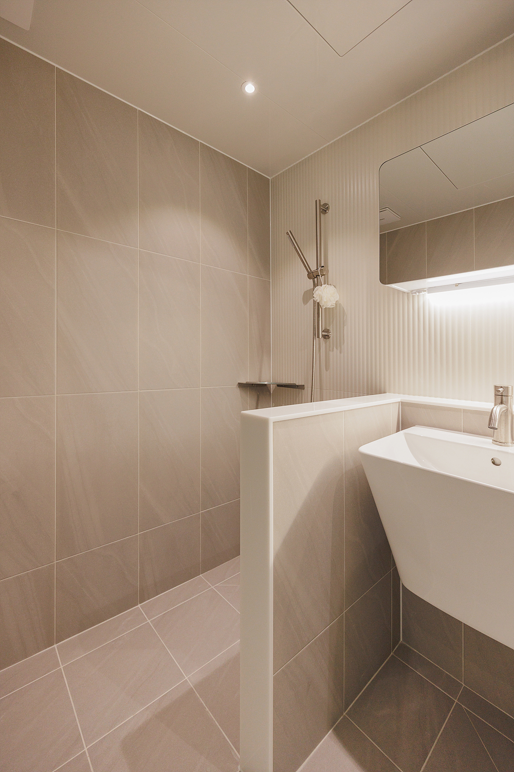 /user/i/idamdesign/editor/2312/f5092b53d36096ea952618865ebed6d6_1701411623_7302.jpg 이미지크게보기