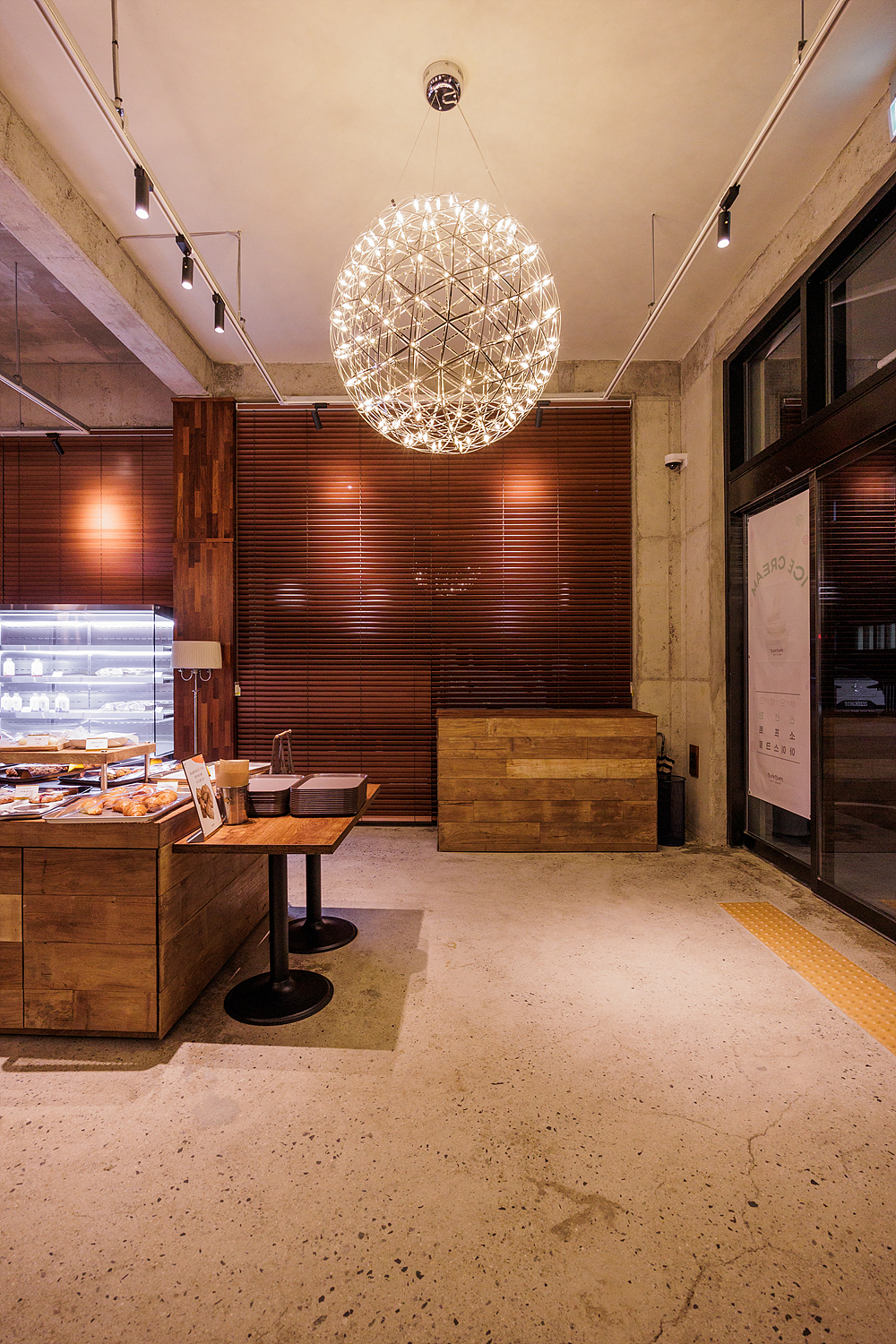 /user/i/idamdesign/editor/2507/72c2b092e1283cf96e5f0f56f5e90f47_1753670899_6053.jpg 이미지크게보기
