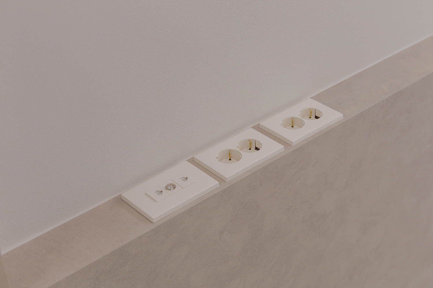 /user/i/idamdesign/editor/2507/ad4741f6eda342432fb8a40074d34194_1752724340_4111.jpg 이미지크게보기
