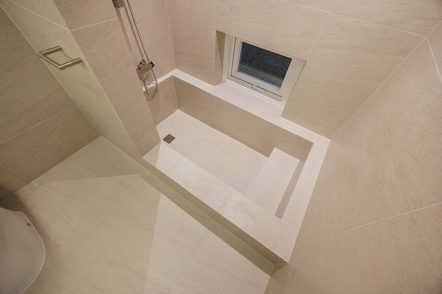 /user/i/idamdesign/editor/2511/ec245c06f320253e880ceda2b62bc366_1762834017_8632.jpg 이미지크게보기