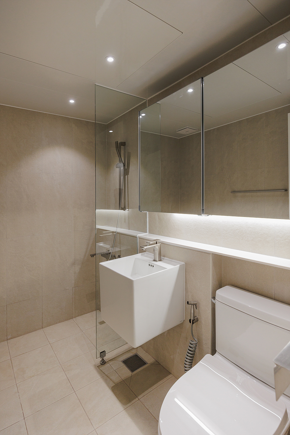 /user/i/idamdesign/editor/2511/ec245c06f320253e880ceda2b62bc366_1762834041_6803.jpg 이미지크게보기