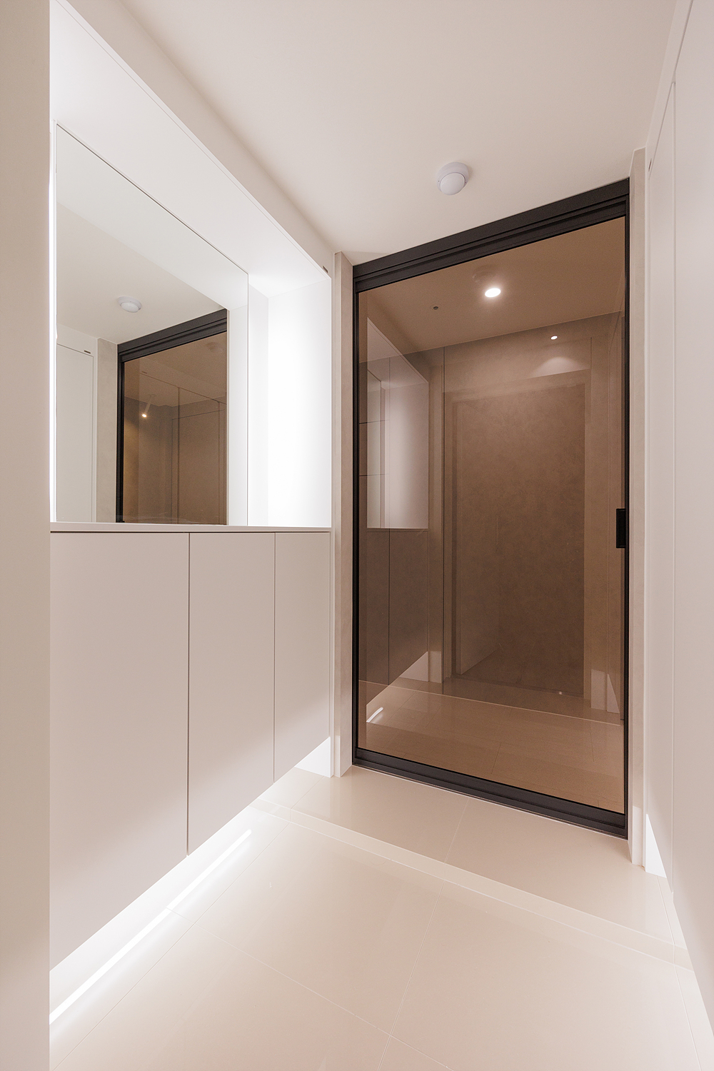 /user/i/idamdesign/editor/2511/ec245c06f320253e880ceda2b62bc366_1762834293_0028.jpg 이미지크게보기