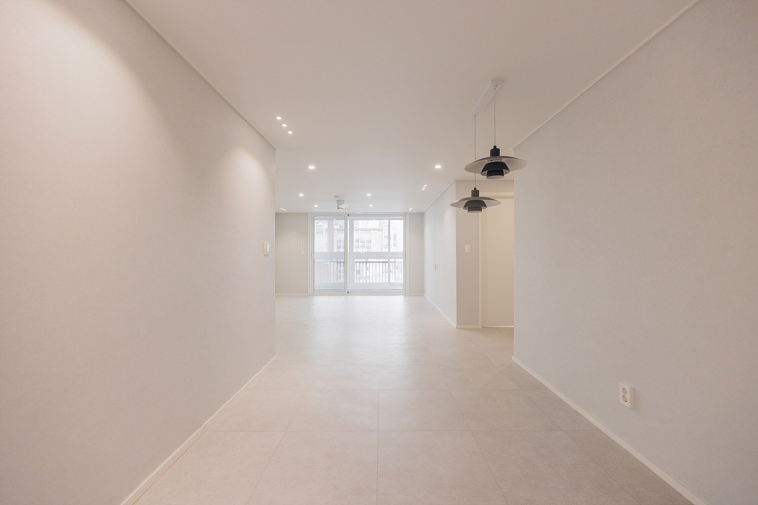 /user/i/idamdesign/editor/2511/ec245c06f320253e880ceda2b62bc366_1762834492_709.jpg 이미지크게보기