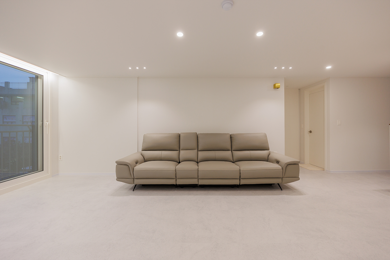 /user/i/idamdesign/editor/2511/ec245c06f320253e880ceda2b62bc366_1762834607_7734.jpg 이미지크게보기