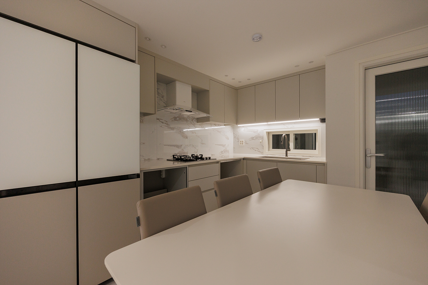 /user/i/idamdesign/editor/2511/ec245c06f320253e880ceda2b62bc366_1762834665_1746.jpg 이미지크게보기