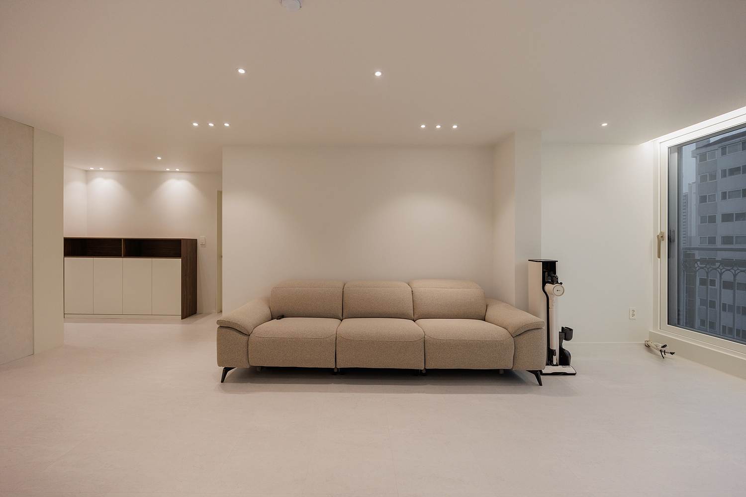 /user/i/idamdesign/editor/2511/ec245c06f320253e880ceda2b62bc366_1762834828_0234.jpg 이미지크게보기