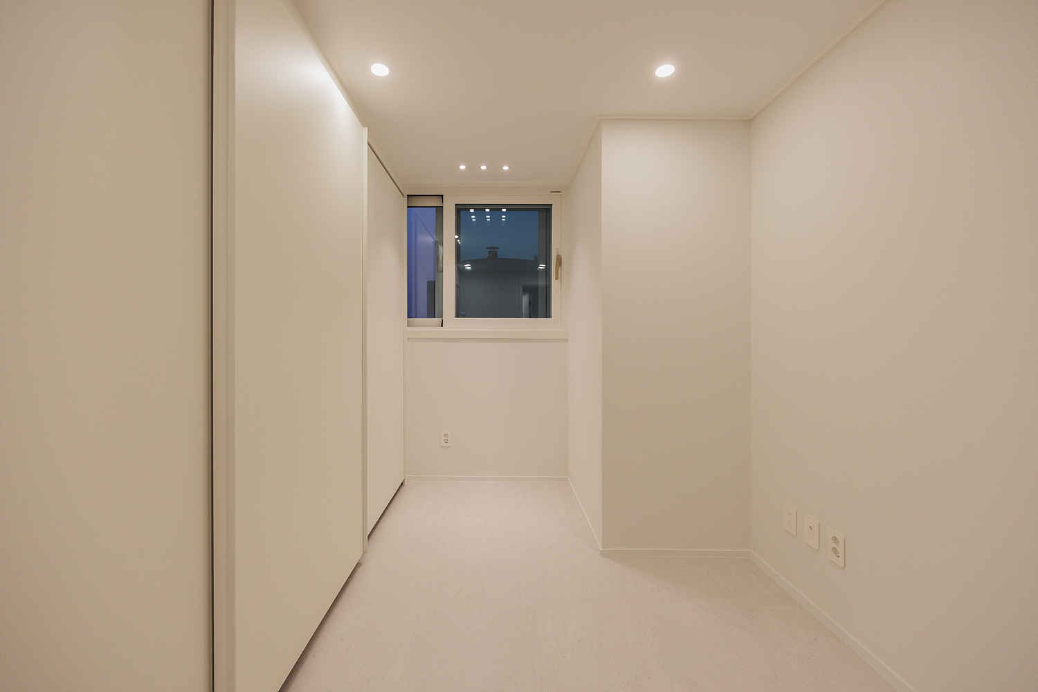 /user/i/idamdesign/editor/2511/ec245c06f320253e880ceda2b62bc366_1762834961_7247.jpg 이미지크게보기