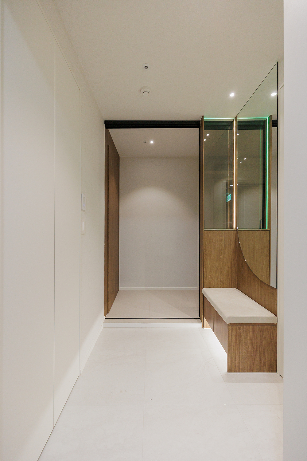 /user/i/idamdesign/editor/2511/ec245c06f320253e880ceda2b62bc366_1762835303_2297.jpg 이미지크게보기