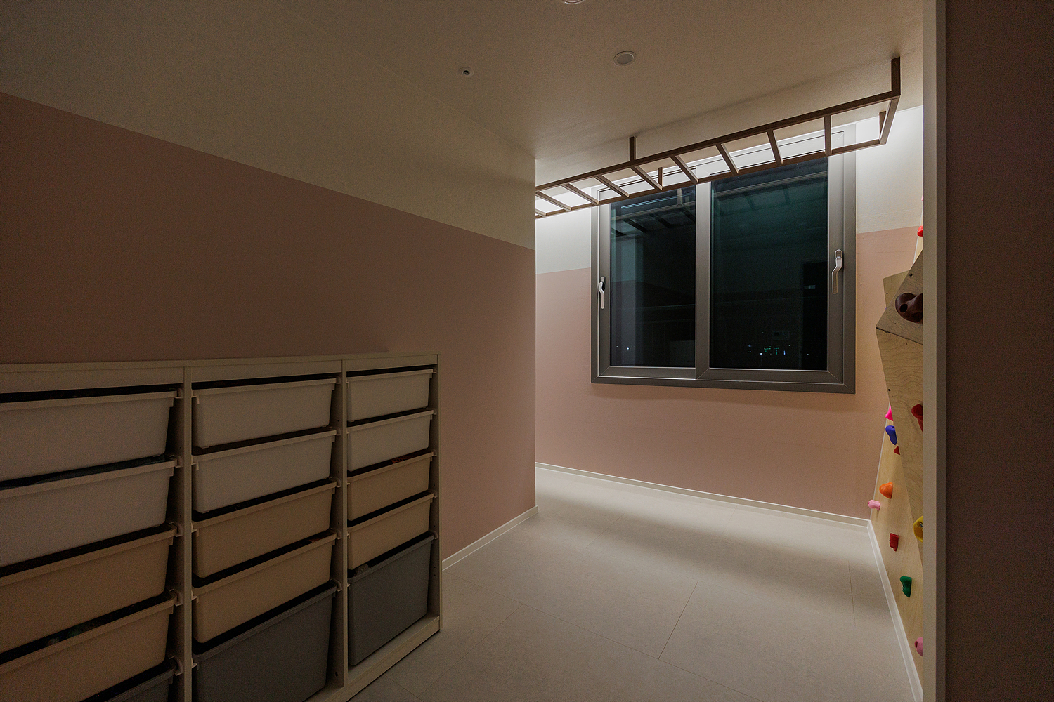 /user/i/idamdesign/editor/2511/ec245c06f320253e880ceda2b62bc366_1762835333_9297.jpg 이미지크게보기