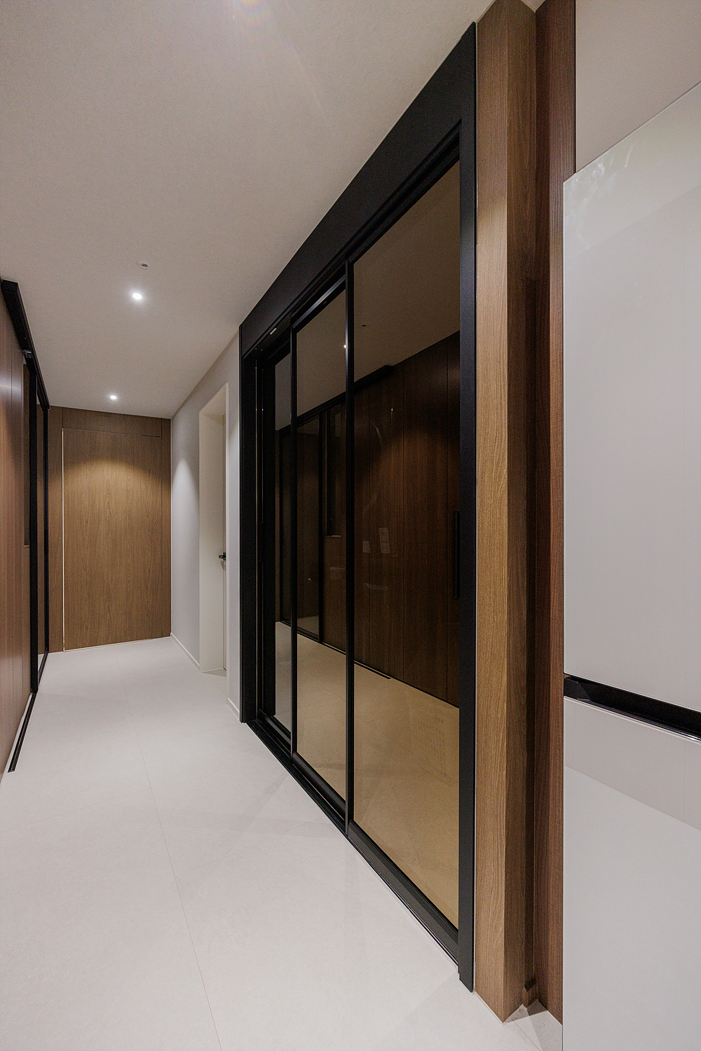 /user/i/idamdesign/editor/2511/ec245c06f320253e880ceda2b62bc366_1762835358_8228.jpg 이미지크게보기