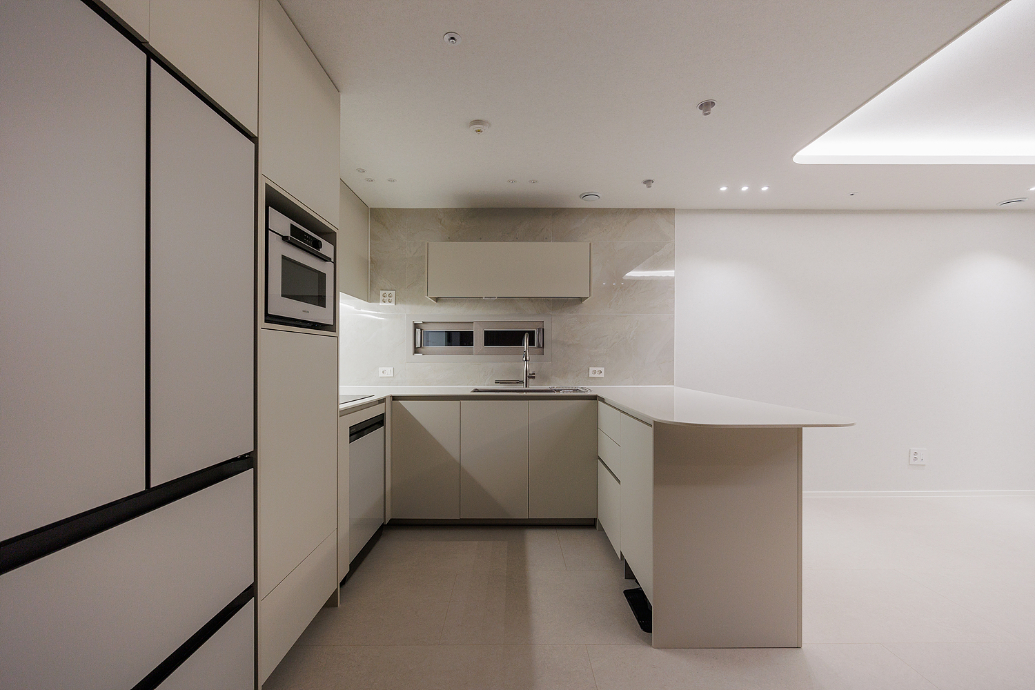 /user/i/idamdesign/editor/2511/ec245c06f320253e880ceda2b62bc366_1762835403_468.jpg 이미지크게보기
