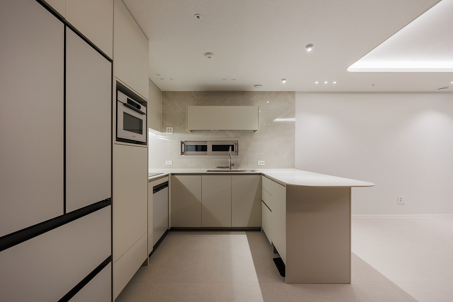 /user/i/idamdesign/editor/2511/ec245c06f320253e880ceda2b62bc366_1762835403_6664.jpg 이미지크게보기
