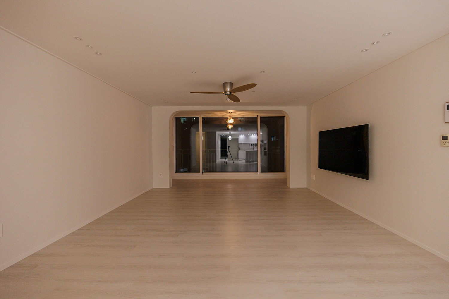 /user/i/idamdesign/editor/2511/ec245c06f320253e880ceda2b62bc366_1762835484_2563.jpg 이미지크게보기