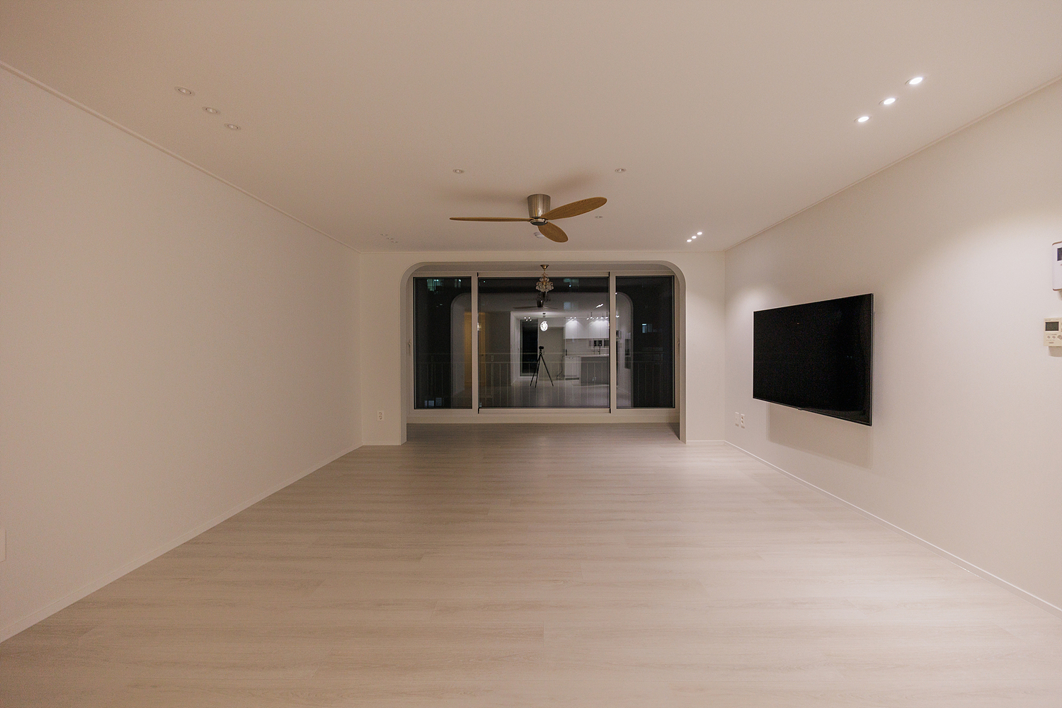 /user/i/idamdesign/editor/2511/ec245c06f320253e880ceda2b62bc366_1762835485_1153.jpg 이미지크게보기