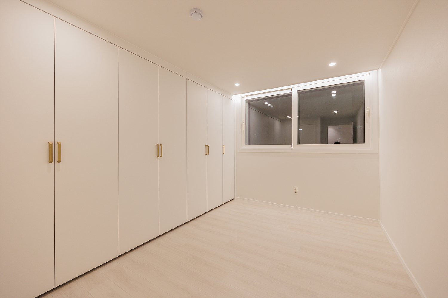 /user/i/idamdesign/editor/2511/ec245c06f320253e880ceda2b62bc366_1762835537_5937.jpg 이미지크게보기