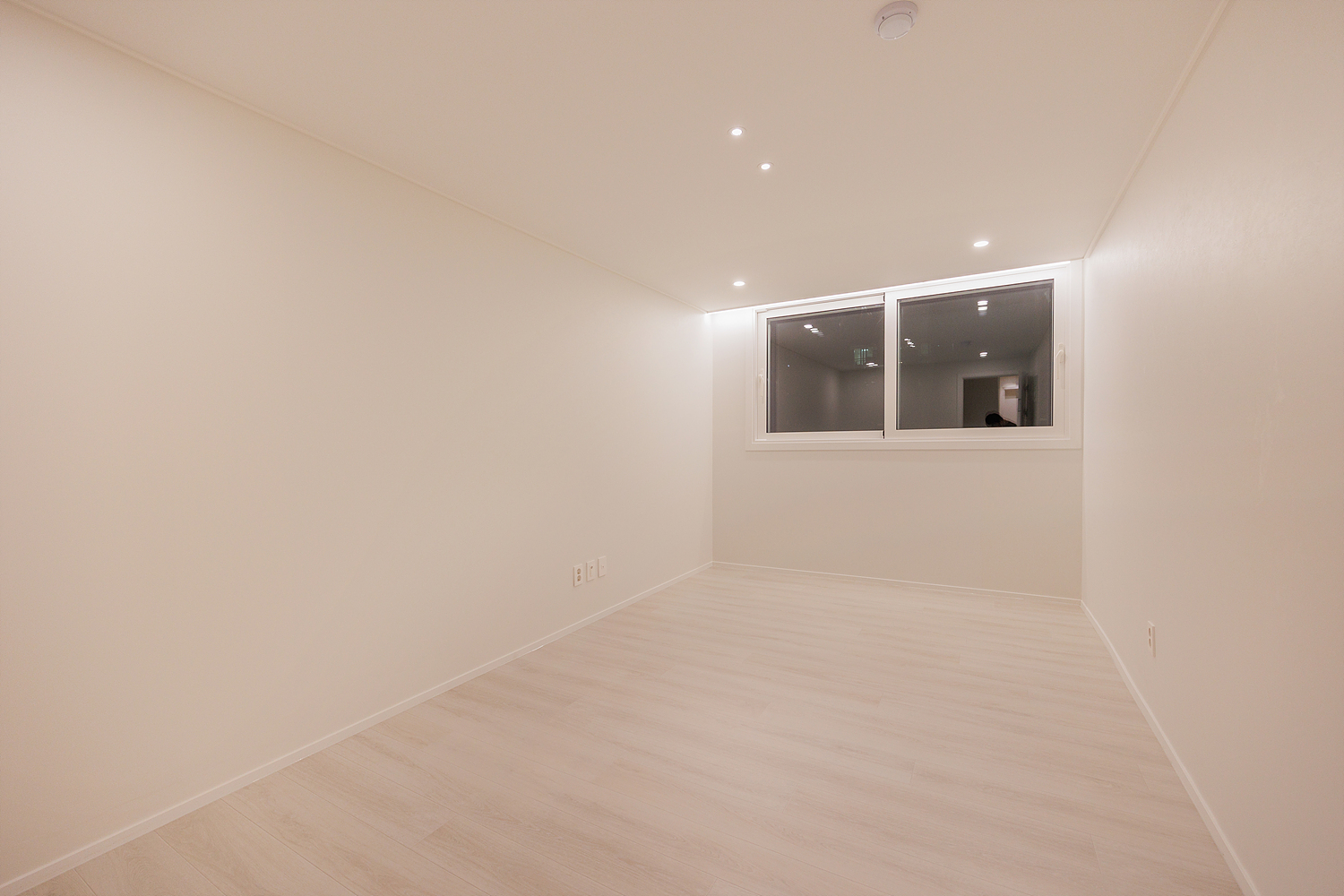 /user/i/idamdesign/editor/2511/ec245c06f320253e880ceda2b62bc366_1762835538_6211.jpg 이미지크게보기