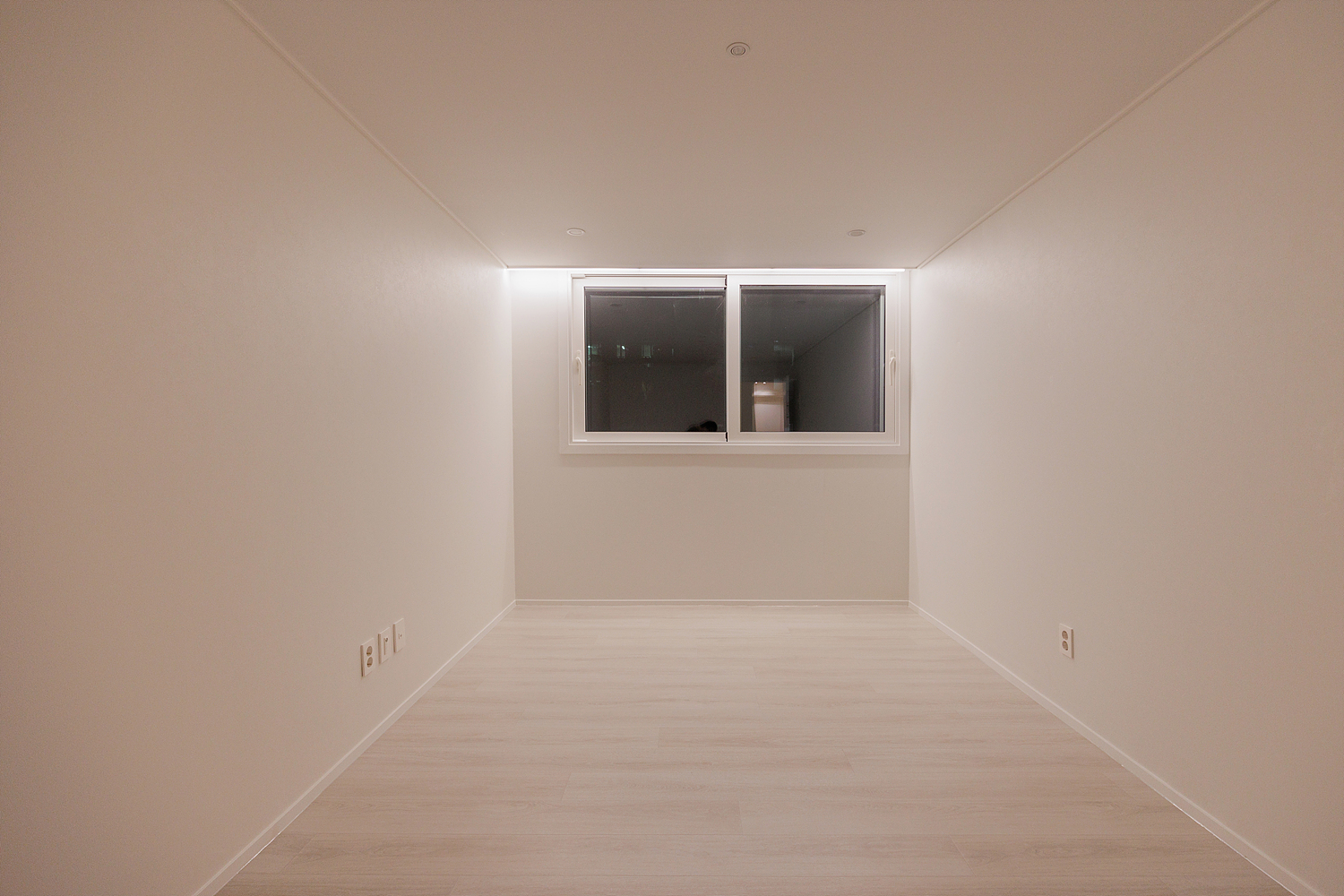/user/i/idamdesign/editor/2511/ec245c06f320253e880ceda2b62bc366_1762835538_9765.jpg 이미지크게보기