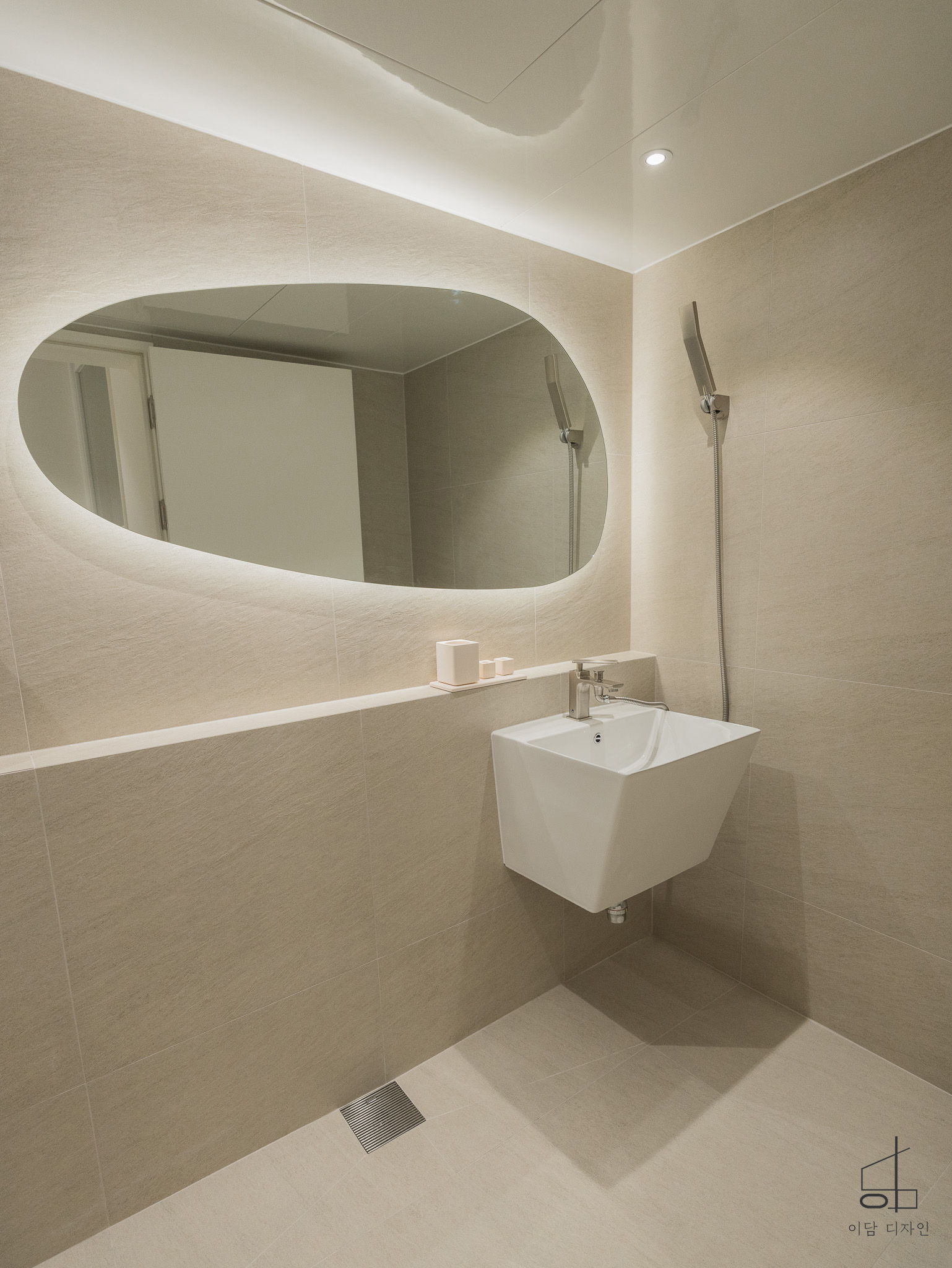 /user/i/idamdesign/editor/2511/ec245c06f320253e880ceda2b62bc366_1762835627_9812.jpg 이미지크게보기