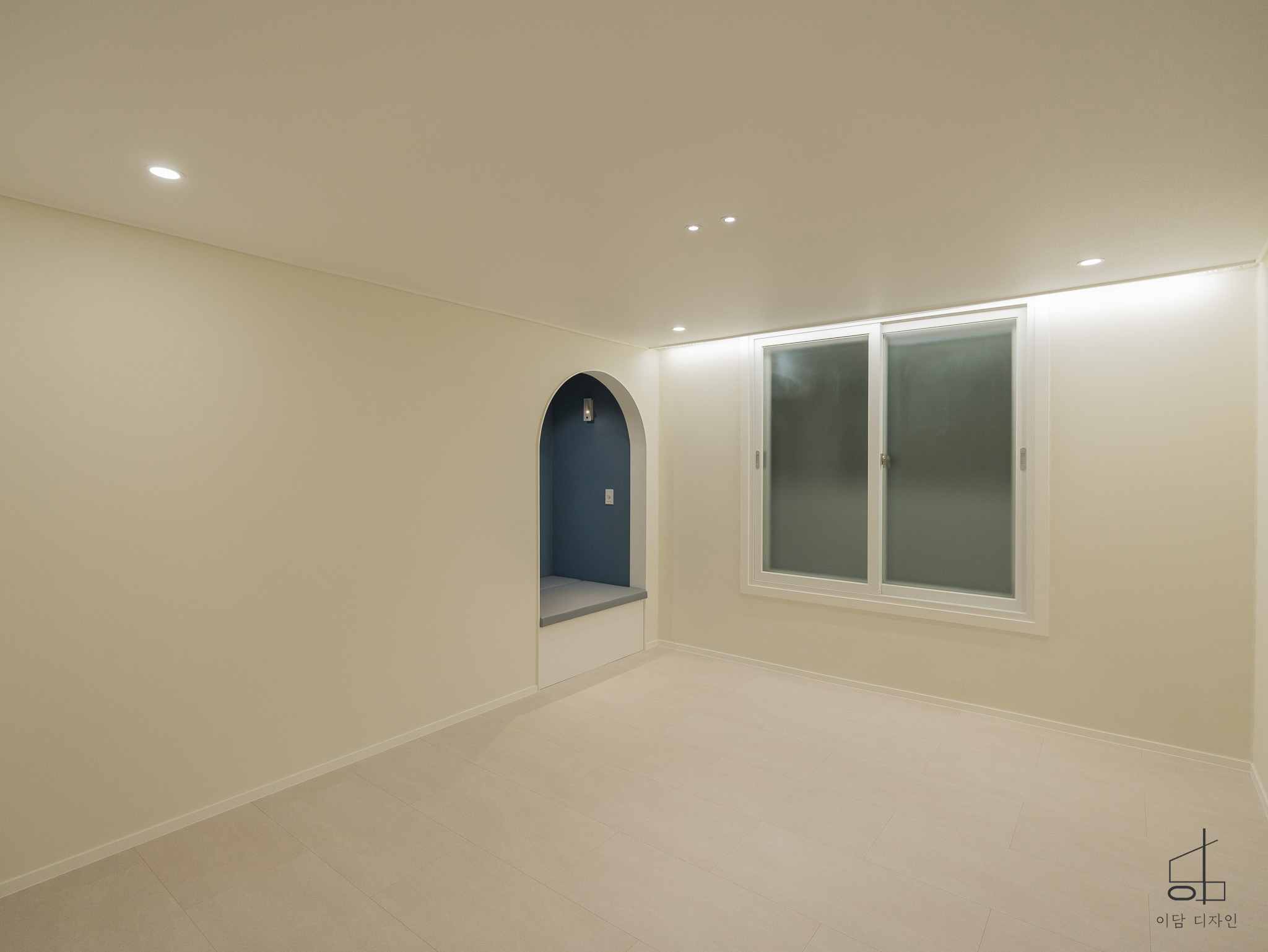 /user/i/idamdesign/editor/2511/ec245c06f320253e880ceda2b62bc366_1762835633_638.jpg 이미지크게보기