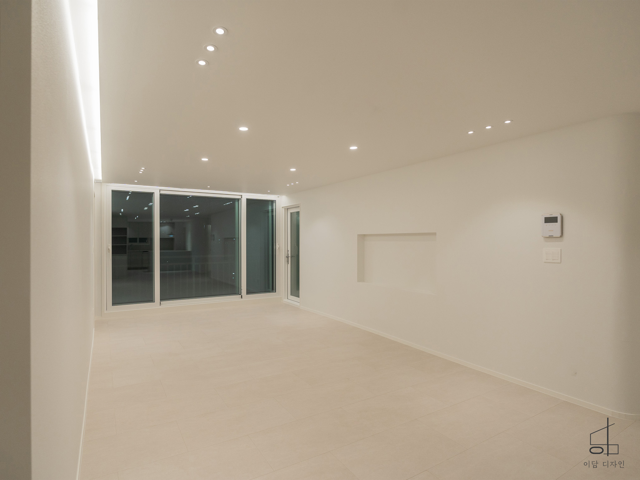 /user/i/idamdesign/editor/2511/ec245c06f320253e880ceda2b62bc366_1762835633_8563.jpg 이미지크게보기