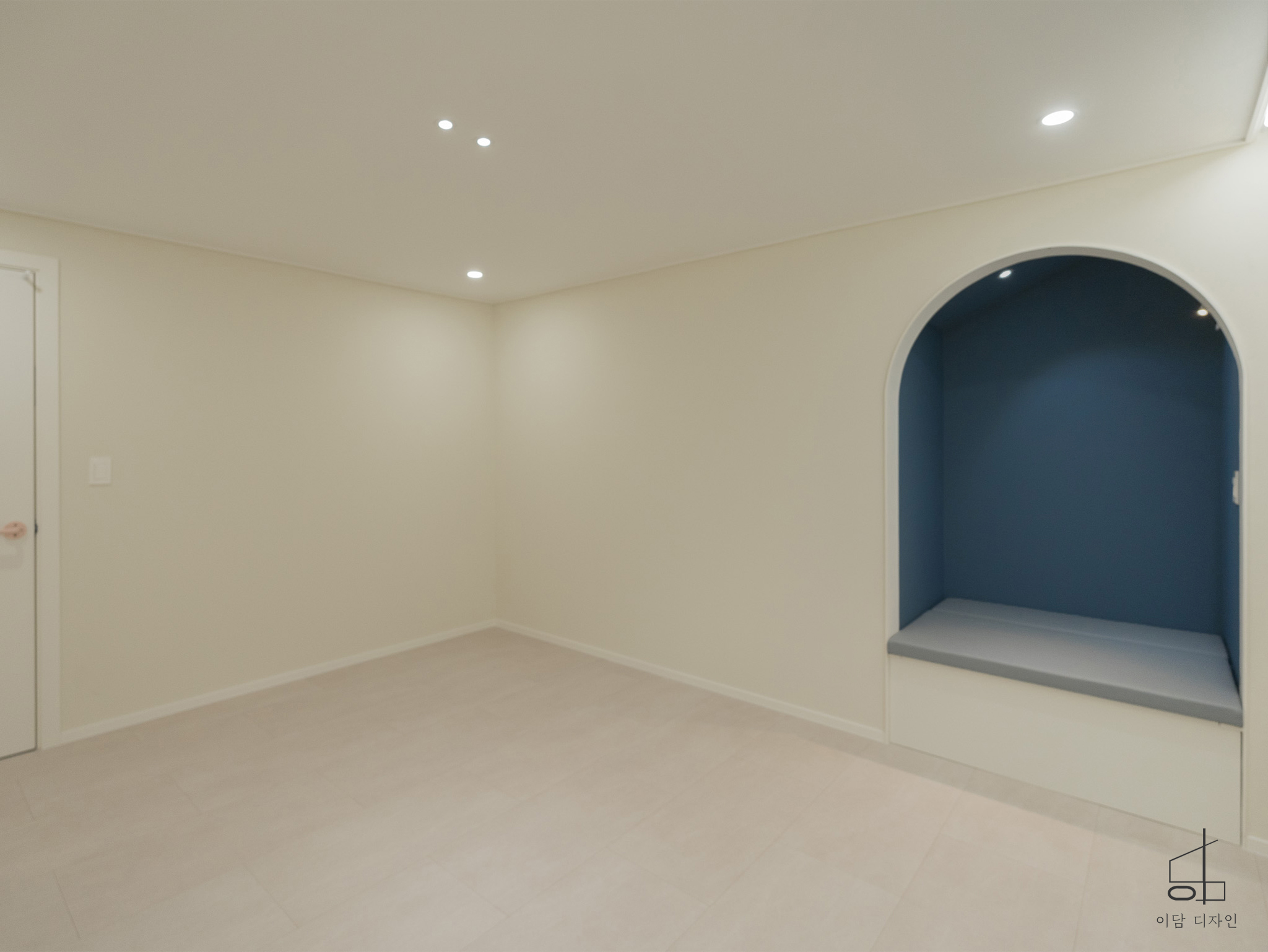 /user/i/idamdesign/editor/2511/ec245c06f320253e880ceda2b62bc366_1762835635_405.jpg 이미지크게보기