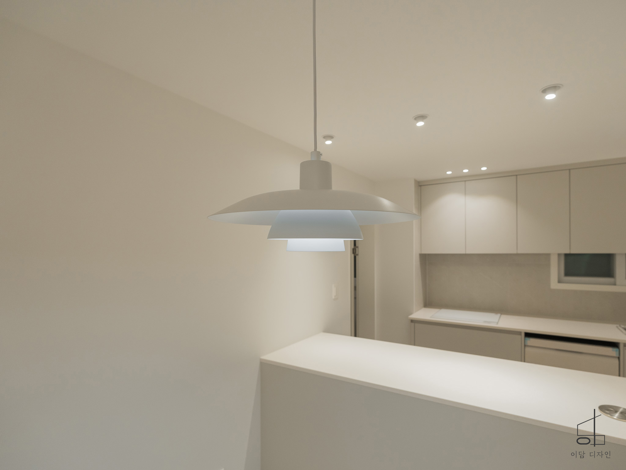 /user/i/idamdesign/editor/2511/ec245c06f320253e880ceda2b62bc366_1762835640_6637.jpg 이미지크게보기