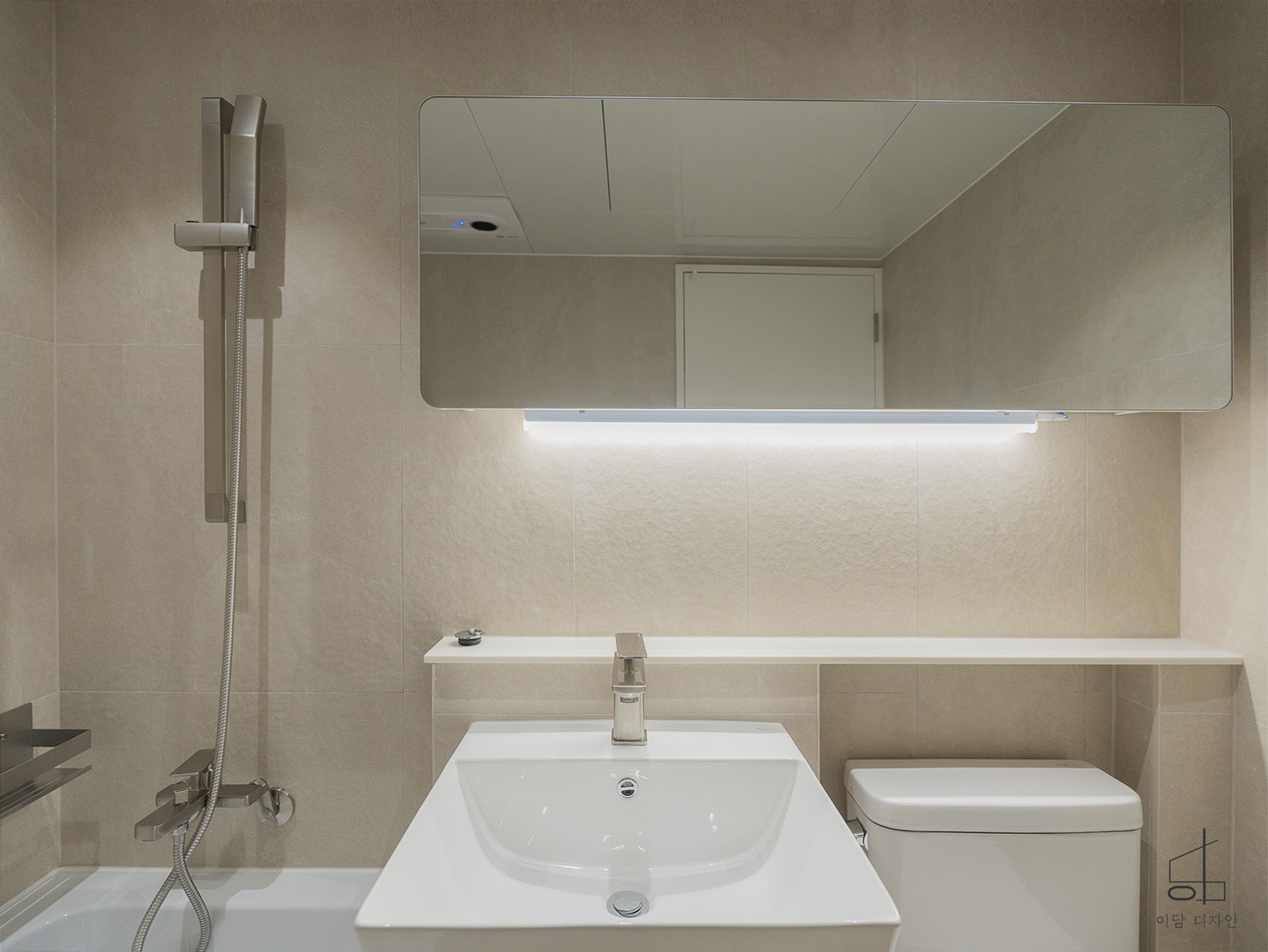 /user/i/idamdesign/editor/2511/ec245c06f320253e880ceda2b62bc366_1762835646_6105.jpg 이미지크게보기