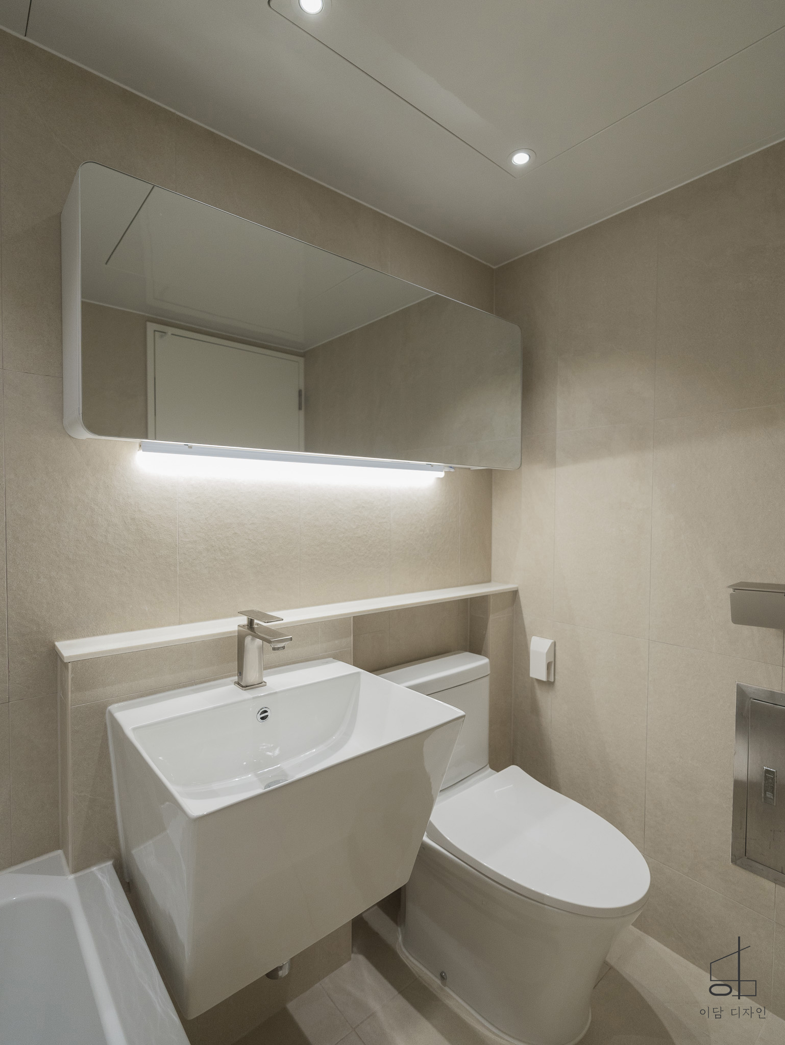 /user/i/idamdesign/editor/2511/ec245c06f320253e880ceda2b62bc366_1762835647_0327.jpg 이미지크게보기