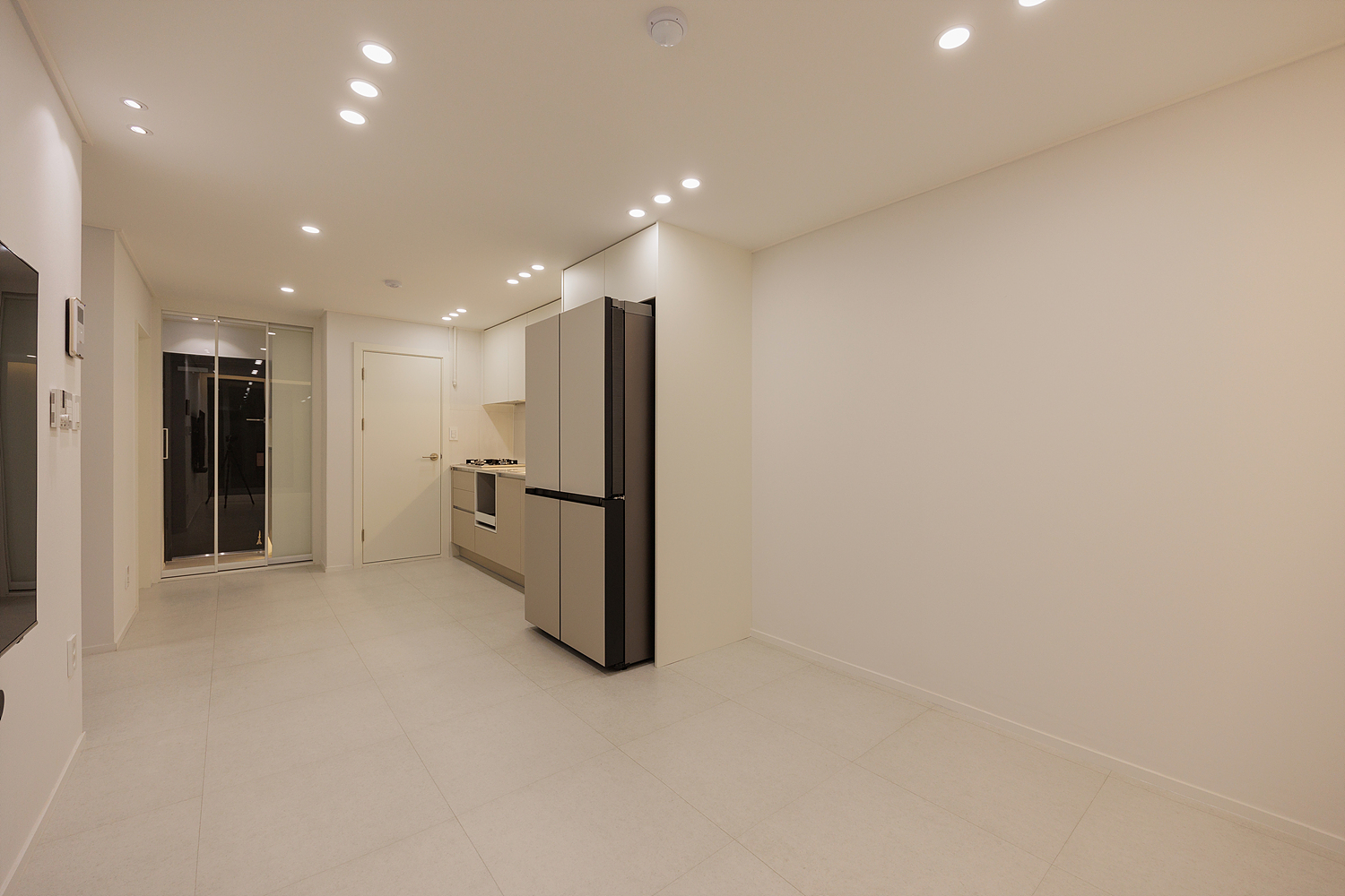/user/i/idamdesign/editor/2511/ec245c06f320253e880ceda2b62bc366_1762835931_8682.jpg 이미지크게보기