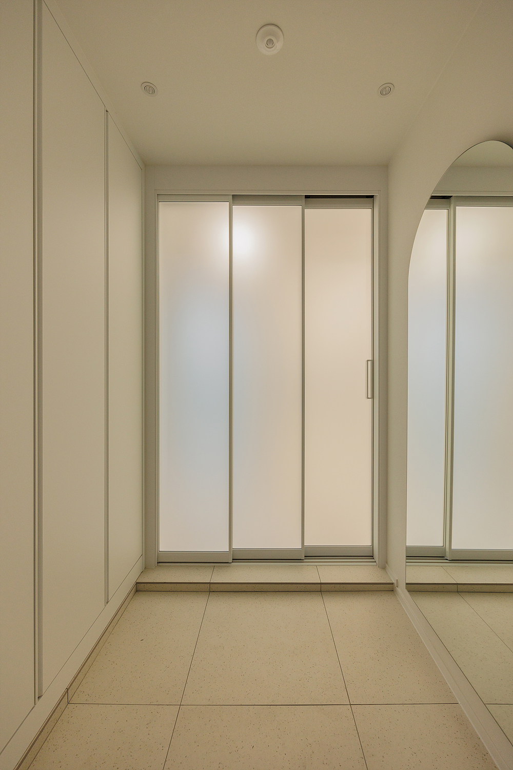 /user/i/idamdesign/editor/2512/48d59691e8b2b05eb283231ea8036a8a_1766547598_2089.jpg 이미지크게보기