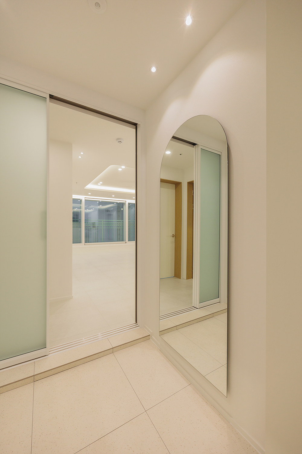 /user/i/idamdesign/editor/2512/48d59691e8b2b05eb283231ea8036a8a_1766547598_9925.jpg 이미지크게보기