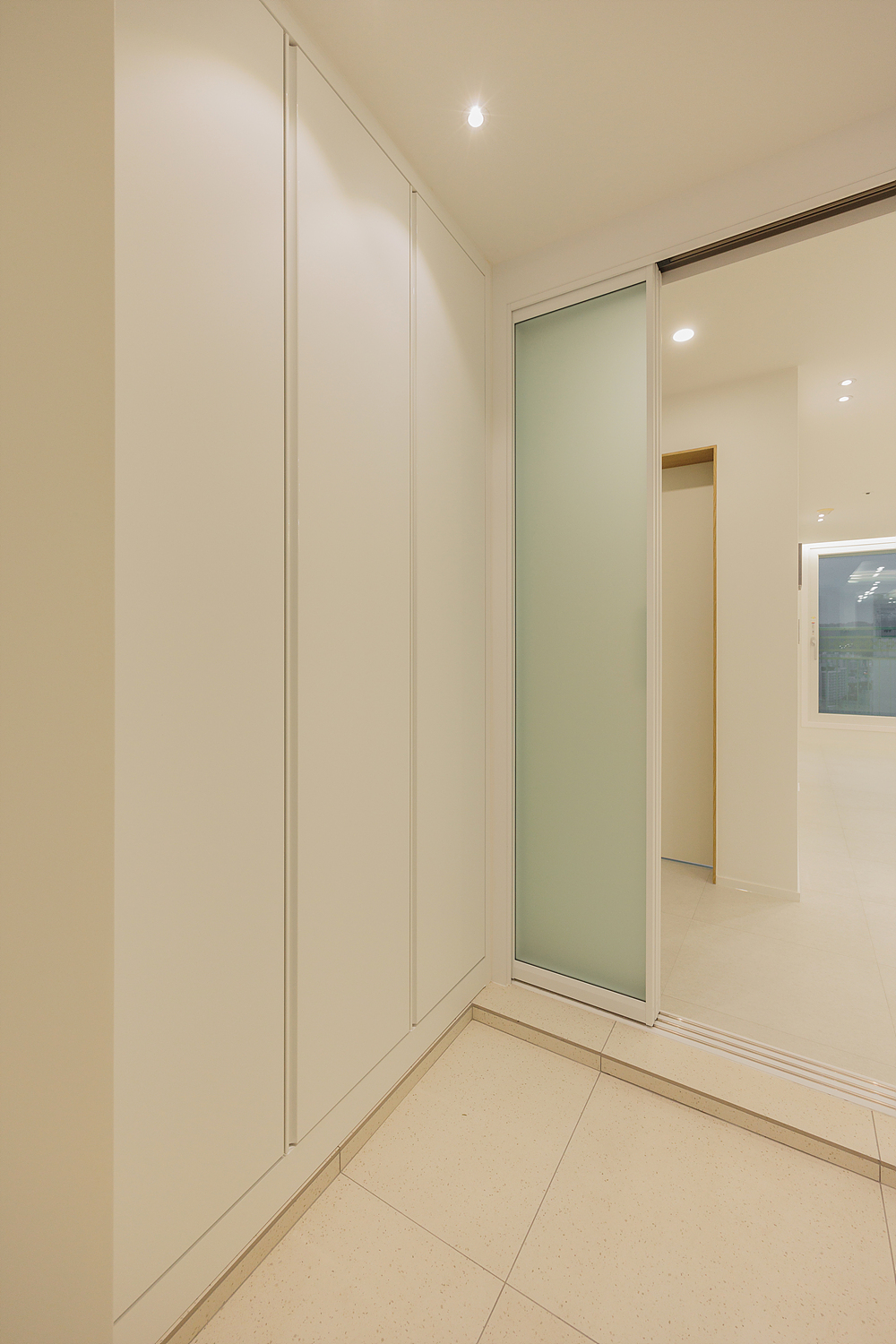 /user/i/idamdesign/editor/2512/48d59691e8b2b05eb283231ea8036a8a_1766547599_1764.jpg 이미지크게보기