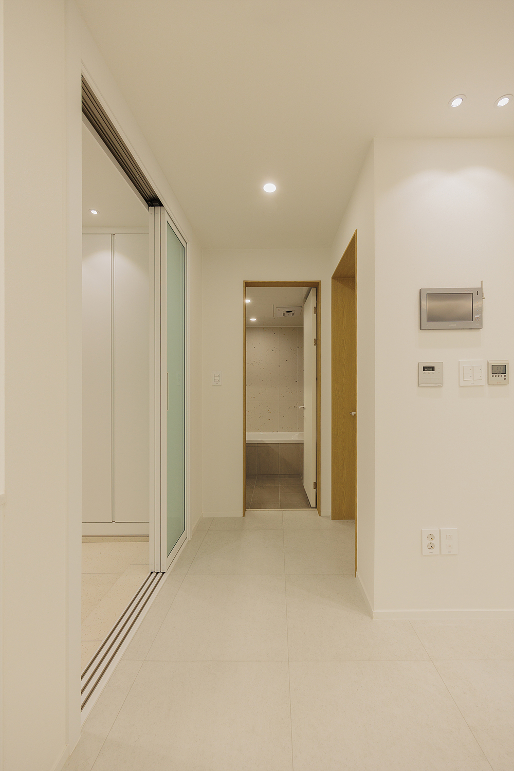 /user/i/idamdesign/editor/2512/48d59691e8b2b05eb283231ea8036a8a_1766547599_3668.jpg 이미지크게보기