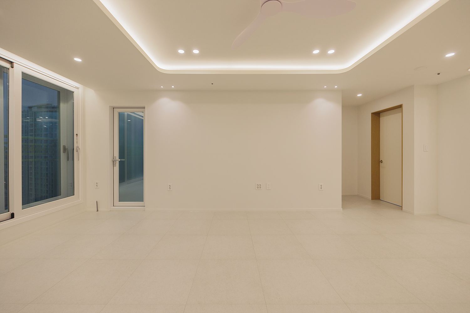 /user/i/idamdesign/editor/2512/48d59691e8b2b05eb283231ea8036a8a_1766547607_2001.jpg 이미지크게보기