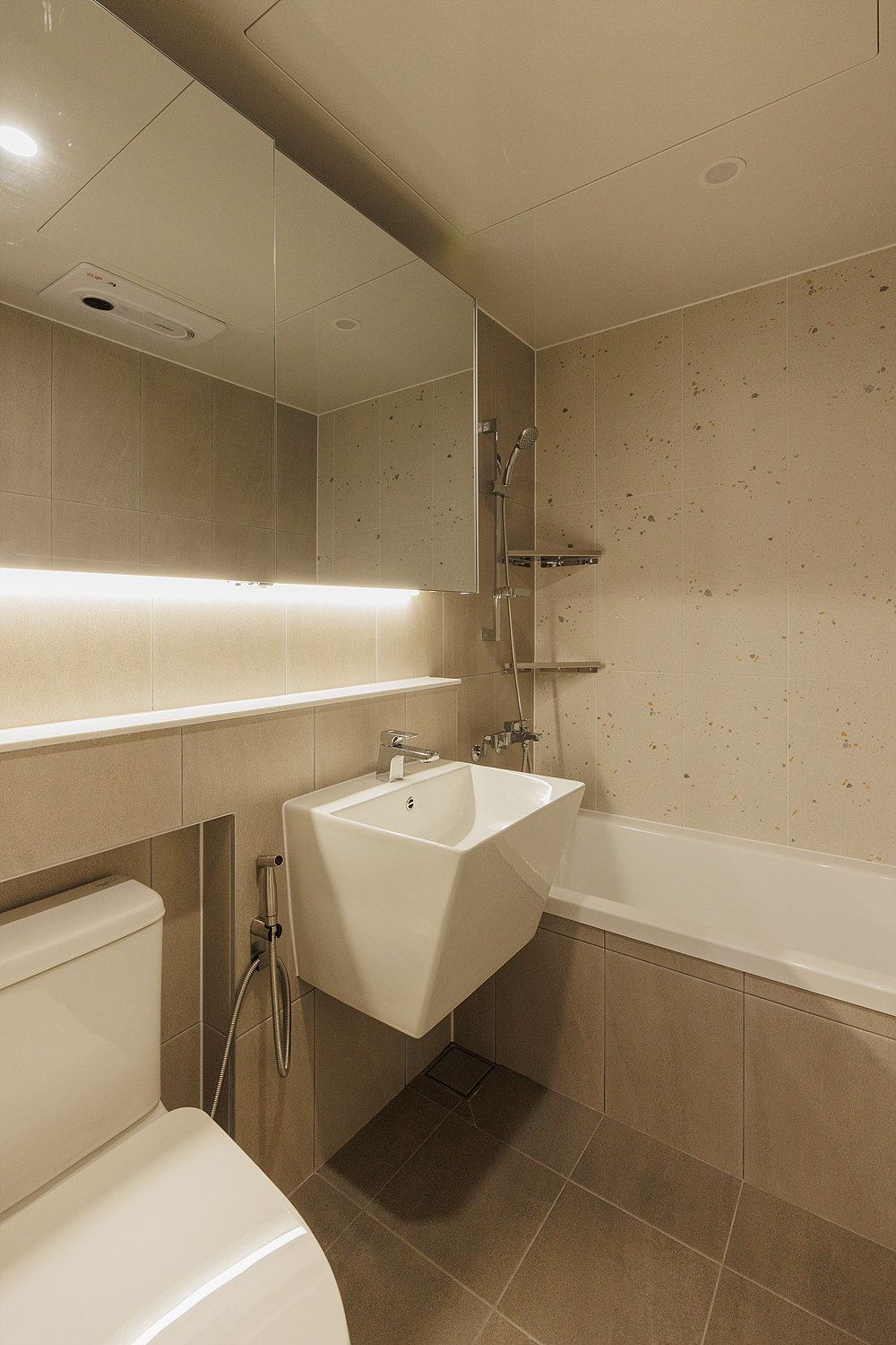 /user/i/idamdesign/editor/2512/48d59691e8b2b05eb283231ea8036a8a_1766547732_2762.jpg 이미지크게보기