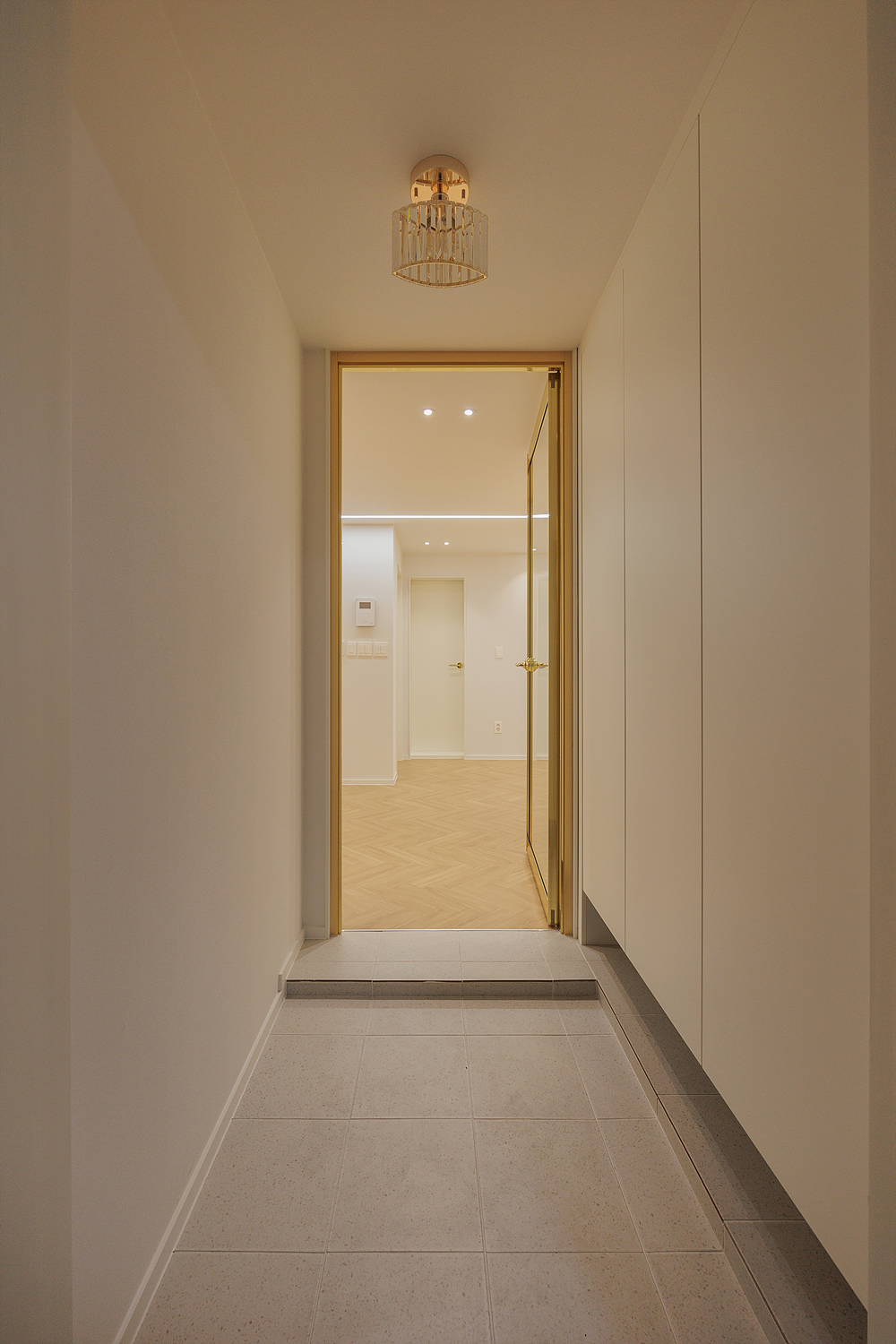 /user/i/idamdesign/editor/2512/622d04caeda224b5fe13e27a8e506e45_1764818160_3395.jpg 이미지크게보기