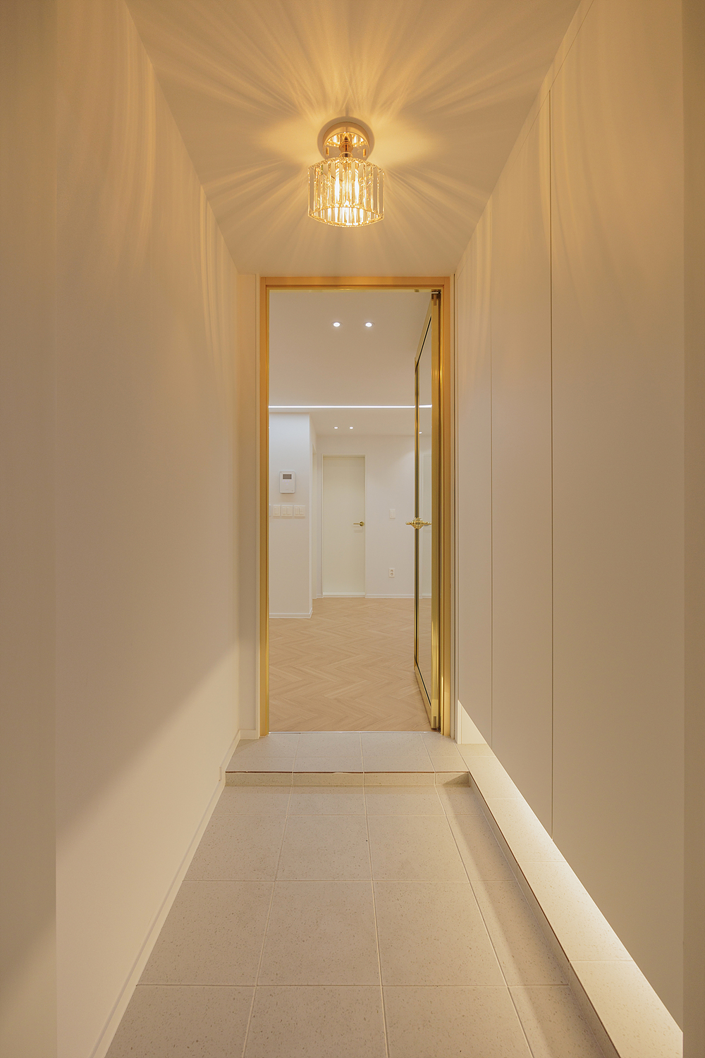 /user/i/idamdesign/editor/2512/622d04caeda224b5fe13e27a8e506e45_1764818160_5185.jpg 이미지크게보기