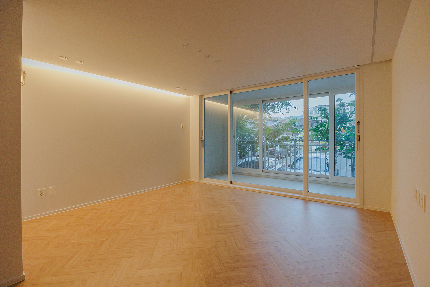 /user/i/idamdesign/editor/2512/622d04caeda224b5fe13e27a8e506e45_1764818162_4016.jpg 이미지크게보기