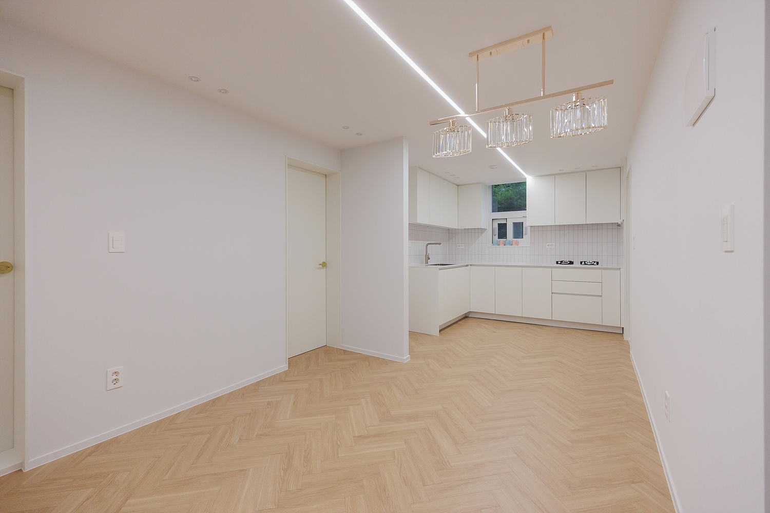 /user/i/idamdesign/editor/2512/622d04caeda224b5fe13e27a8e506e45_1764818205_2126.jpg 이미지크게보기