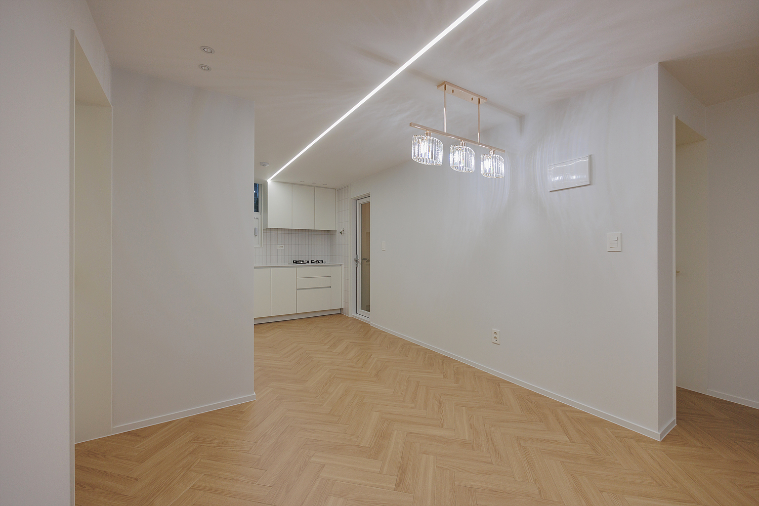 /user/i/idamdesign/editor/2512/622d04caeda224b5fe13e27a8e506e45_1764818222_1477.jpg 이미지크게보기