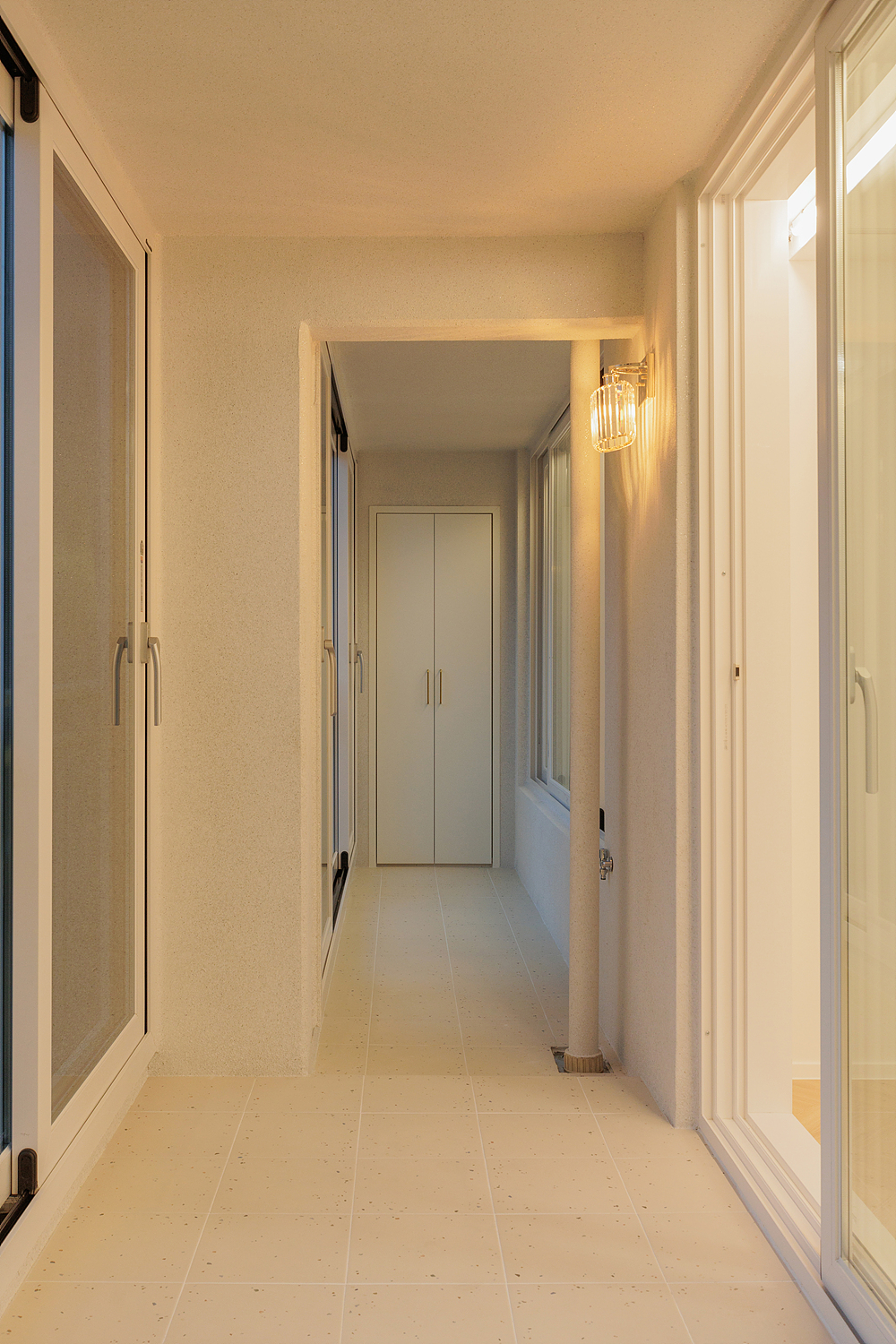/user/i/idamdesign/editor/2512/622d04caeda224b5fe13e27a8e506e45_1764818230_4762.jpg 이미지크게보기