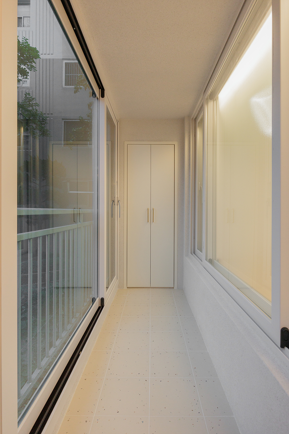/user/i/idamdesign/editor/2512/622d04caeda224b5fe13e27a8e506e45_1764818238_9381.jpg 이미지크게보기