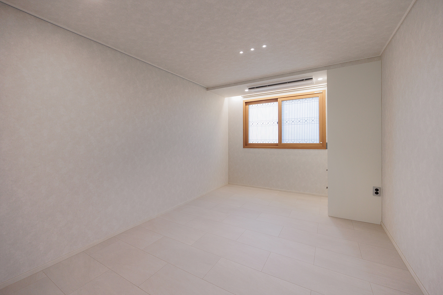 /user/i/idamdesign/editor/2512/622d04caeda224b5fe13e27a8e506e45_1764818353_8776.jpg 이미지크게보기