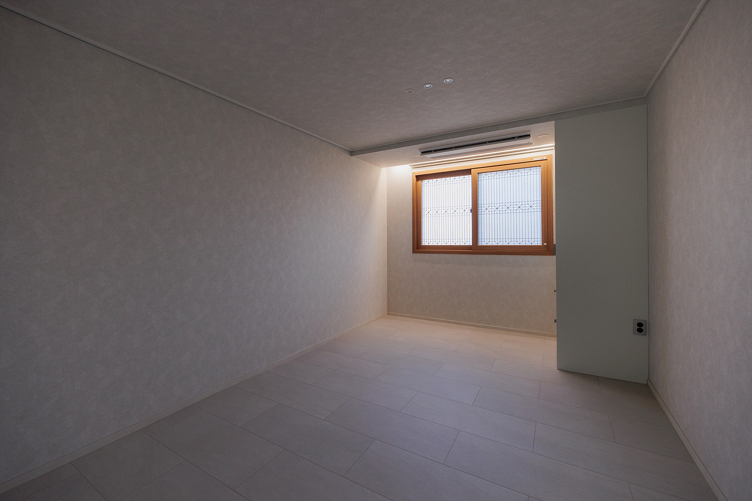 /user/i/idamdesign/editor/2512/622d04caeda224b5fe13e27a8e506e45_1764818356_1028.jpg 이미지크게보기