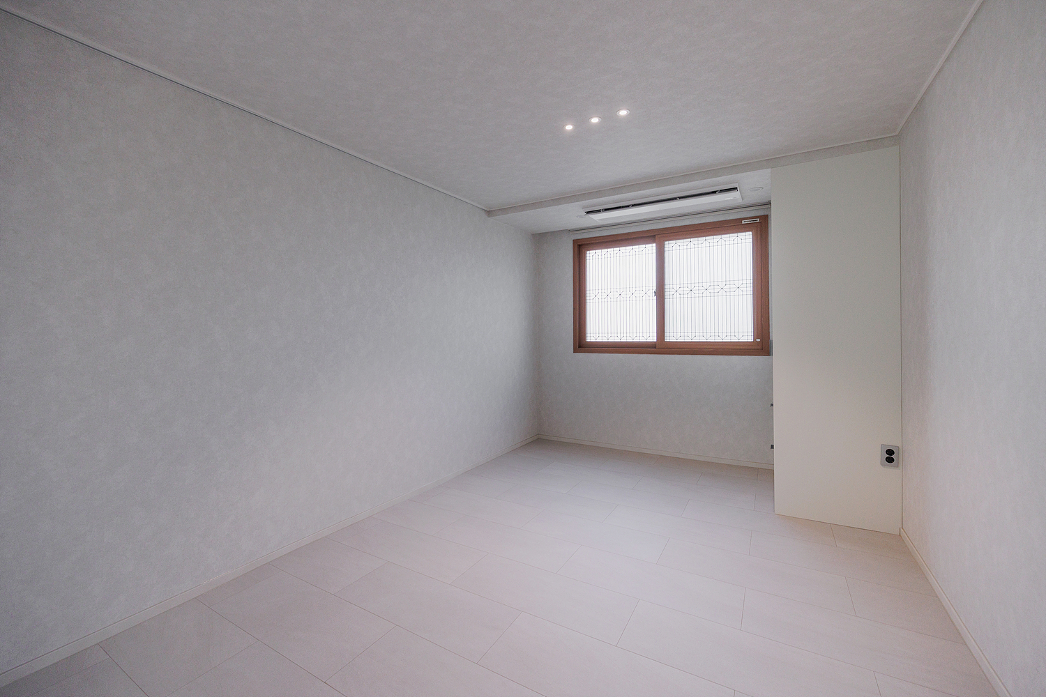 /user/i/idamdesign/editor/2512/622d04caeda224b5fe13e27a8e506e45_1764818356_3003.jpg 이미지크게보기