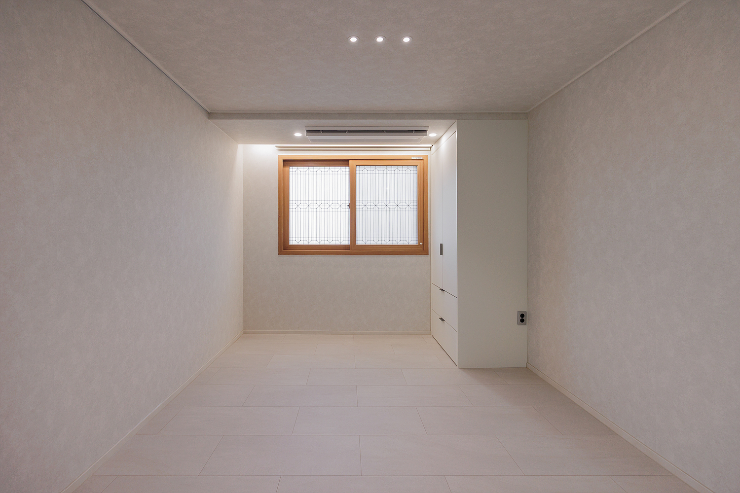 /user/i/idamdesign/editor/2512/622d04caeda224b5fe13e27a8e506e45_1764818356_7346.jpg 이미지크게보기