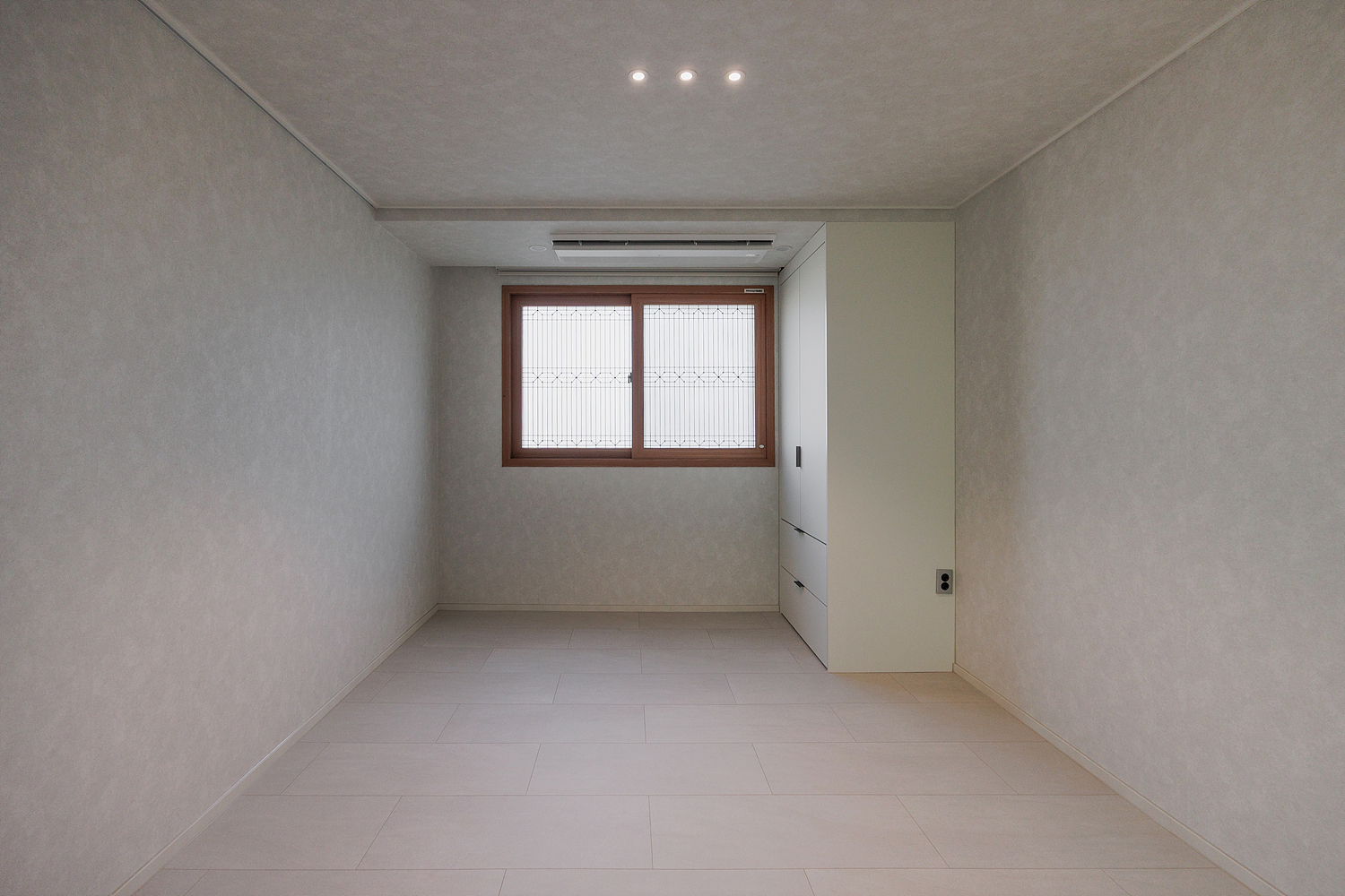 /user/i/idamdesign/editor/2512/622d04caeda224b5fe13e27a8e506e45_1764818357_3493.jpg 이미지크게보기